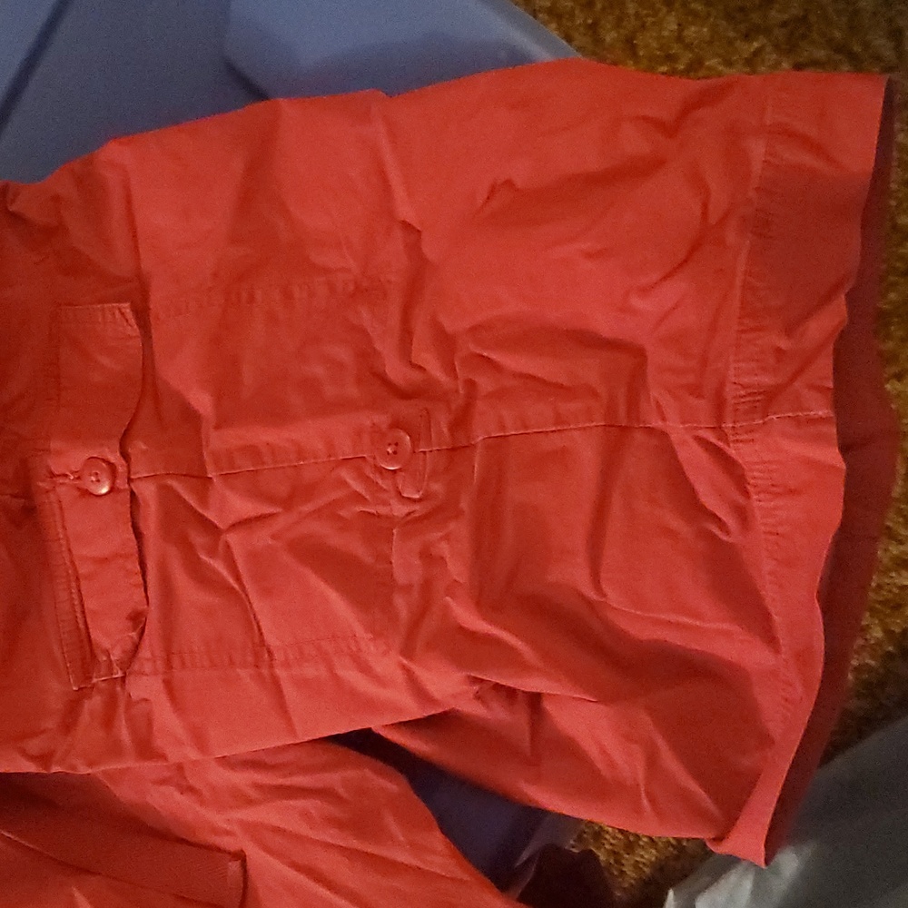 Red capris - Picture 8 of 10